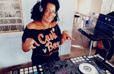 DJ Tânia e a Força da Mulher nas Pick-Ups